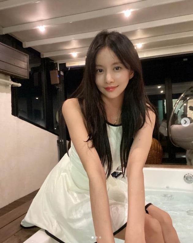Actor Han Bo-reum told her daily life in Jeju Island.Han Bo-reum posted a picture on his 18th day with an article entitled Jeju Island in his instagram.In the open photo, there is a picture of Hanboreum taking a rest in the hostel of Jeju Island.Meanwhile, Han Bo-reum is currently appearing on JTBCs Insider.Photo: Hanboreum SNS