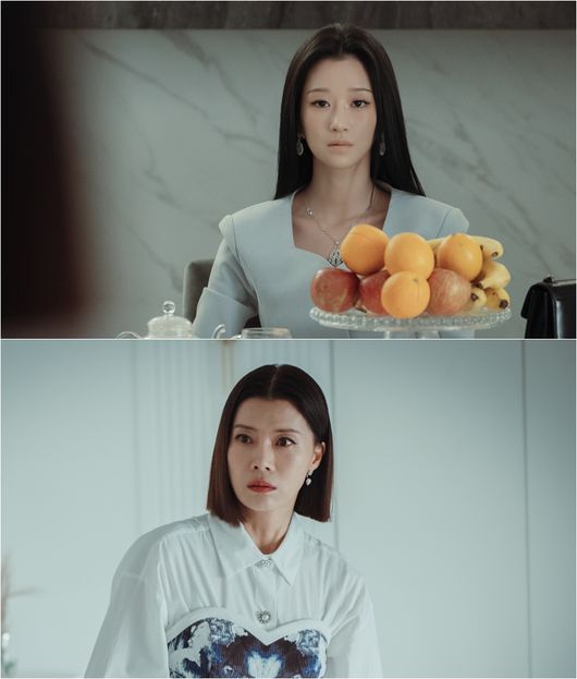 TVNs Eve Seo Ye-ji confronts Yoo Sun, the Your Parents Killer. The cool air between the two makes the viewer nervous.TVN Wednesday-Thursday evening drama Eve (directed by Park Bong-seop/playplayplay by Yoon Young-mi/production studio dragon, CJS Entertainment) is a 13-year design, a womans most intense and deadly passion melodrama revenge drama.In the last episode, Lee Gelael (Seo Ye-ji) was enraged when his multiple partners, Jean Hee (Lee Il-hwa), were killed by Sora (Yoo Sun), Han Pan-ro (National Hwan), and Kim Jong-chul (Jung Hae-gyun).In this process, Lee was shocked to learn the truth of the death that your parents Kim Jin-sook (Kim Jung-young) was killed by Han Sora.So, on behalf of the dead Jean Hee, Lee took the lead as the representative of the corporate LY victim solidarity lawsuit, and started a general offensive to destroy Kang Yoon-gyeom (Byeong-eun Park), Han Sora, Han Pan-ro, and Kim Jong-chul.Meanwhile, Sean Gelael, who was released by Eve on the 18th (Mon), raises his interest in facing Sora, who killed your parents.The coldly sunk Sean Gelaels eyes and the unwavering expression of the moment coolly encroach on the surrounding air.Sora, on the other hand, looks at Sean Gelael with a look of fear and fear, which stimulates curiosity about what the situation is.This is Sean Gelaels unannounced raid on Sora, which makes the tension that something is about to happen right now stop breathing.So I wonder why Sean Gelael visited Sora alone, and whether he is going to retaliate for your parents and Moon Hee death.TVN Eve production team said, Sean Gelael exposes the actual situation and evil of Yoon, Sora, Hanbangro, Kim Jong-chul in full bloom and tightens their breath.Soras obsession and madness will also be a dramatic turn and make her heart chewy. Im asking for a lot of attention to Eve, who has left only two times, he said.On the other hand, tvN Wednesday-Thursday evening drama Eve will be broadcast 15 times at 10:30 pm on the 20th (Wednesday).Eve