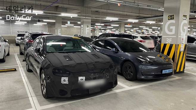 현대차 아이오닉 6, 테슬라 모델 3