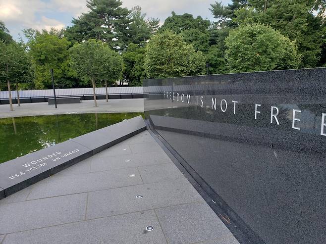 미국 워싱턴DC에 있는 한국전쟁 기념공원 내 준공을 앞둔 ‘추모의 벽’ 조형물. [연합]
