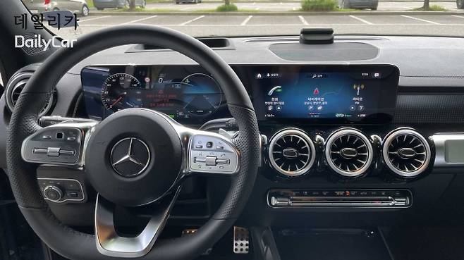 메르세데스-벤츠 EQB