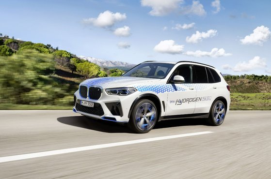 BMW가 2025년 양산할 수소연료전지차 iX5 하이드로젠. 사진 BMW