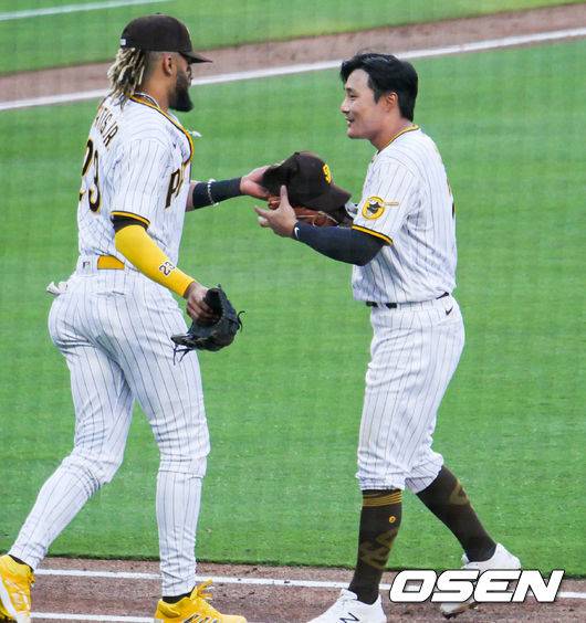 페르난도 타티스 주니어(좌)와 김하성 / OSEN DB