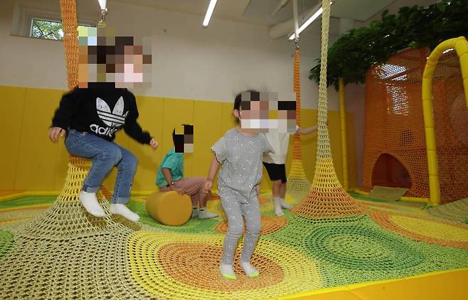 서울의 한 키즈카페에서 어린이들이 뛰어놀고 있다. (사진은 기사 내용과 관련 없음) /사진=뉴시스