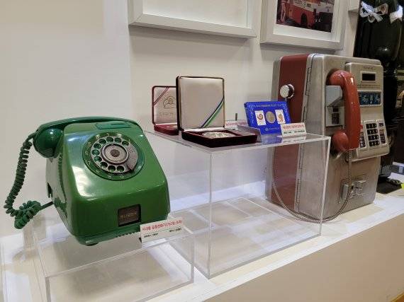 강원도 원주시 행구동 KT원주연수원 내 통신사료관에 배치된 과거 유·무선통신 단말, 장비 등이 눈길을 끈다. 사진=김준혁 기자