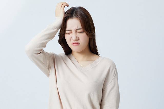 6시간 공복, 아스파탐·아질산염 섭취 탓에 두통이 생길 수 있다./사진=클립아트코리아