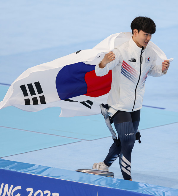 사진=연합뉴스, 남자 1500m 동메달을 따낸 대한민국의 김민석