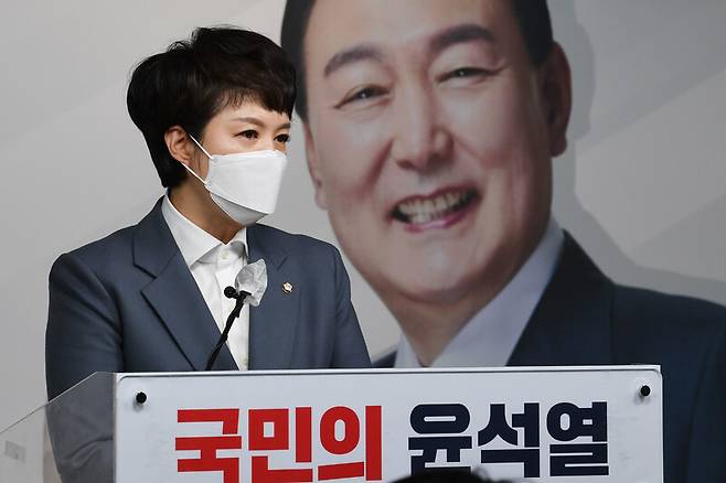 지난 3월 당시 대통령 당선자 대변인이던 김은혜 전 의원이 현안을 브리핑하고 있다. 공동취재사진단
