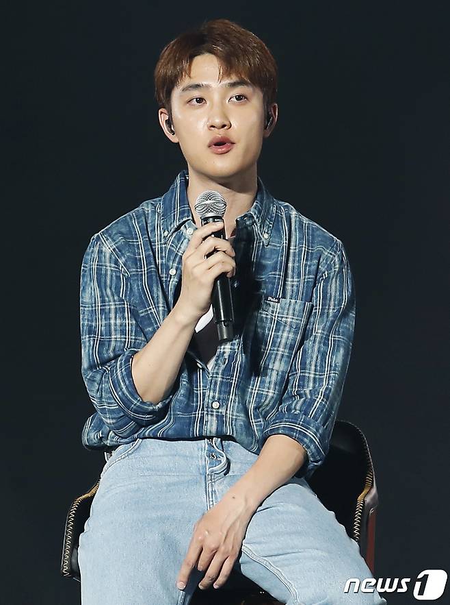 Suwon FC=) = EXO EXO D.O. is appearing on SMTOWN LIVE 2022: SMCU EXPRESS CITY_SUWON (SMCtown Live 2022: SMCU Express City Suwon FC) at Suwon FC World Cup Stadium on the 20th.2022.8.20