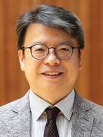 윤종빈 명지대 교수·정치학