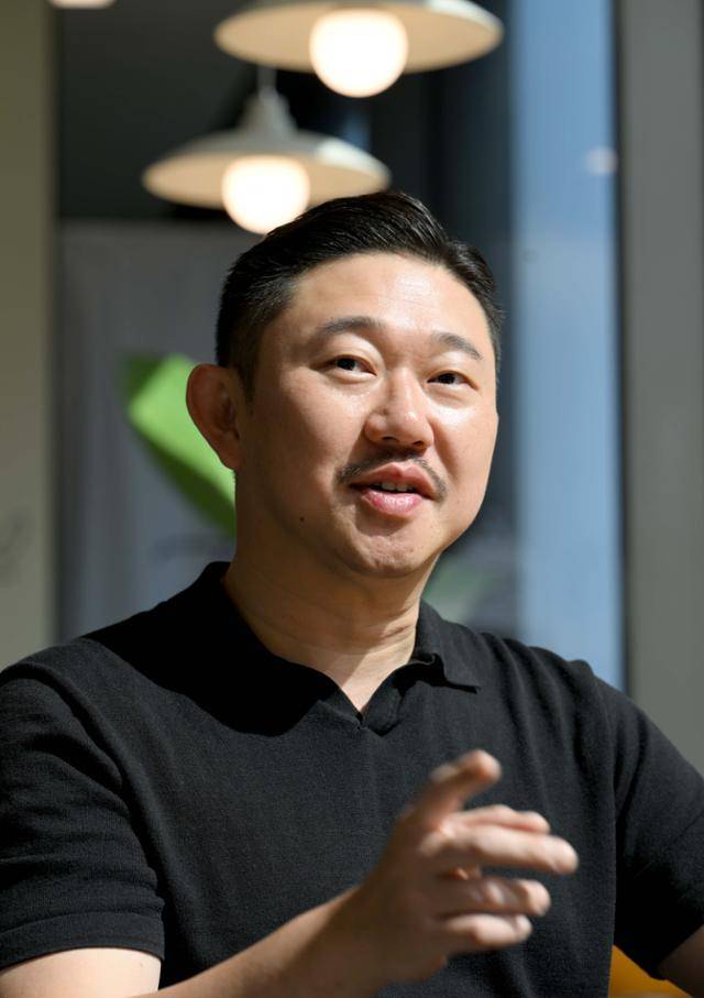 정유철 겟차 대표가 서울 테헤란로 사무실에서 인터넷 신차 판매 서비스 '겟차'에 대해 설명하고 있다. 왕태석 선임기자