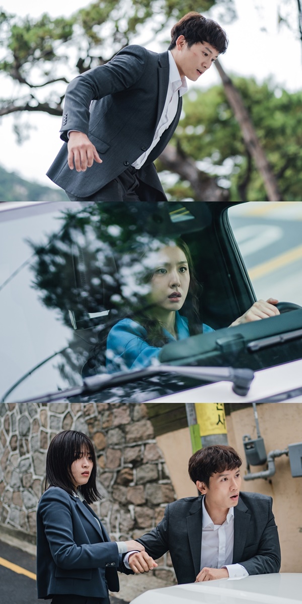 In TVN Wednesday-Thursday evening drama adamas (playplayplay by Choi Tae-gang, director Park Seung-woo), Song Claudia Kim (Ji Sung) and Lee Seo-hee (played by Lee Soo-kyung) meet Eun Hye-soo during the escape, which is curious.In the previous broadcast, Song Claudia Kim was in danger of losing her life by Bomb, which was blown by the final weapon Sun sent by Team A.He was not able to intimidate him 22 years ago by using the death of the chief of the engineering department (Ko Gyu-pil) as an example, and the heinous behavior of carrying out a clear daylight error put everyone in fear.Above all, Song Claudia Kims comfort is not confirmed, and the public photos show Song Claudia Kim and Kim Seo-hee fleeing together.The scars on his face clearly demonstrate the aftermath of the terror, and the urgency of his movement is said to be that Claudia Kim is in a state of health.Kim Seo-hee, a partner who is living and falling together, also comes to the conclusion that they are in any danger.Also, the embarrassment is on the face as if all three people have not predicted this situation, which causes various speculation.In addition, the Twins brothers began to dig into this case with a letter from Eun Hye-soo.The reaction of Song Claudia Kim, who met the person who opened this edition, stimulates curiosity.Song Claudia Kim, Eun Hye Soo and Kim Seo Hee are fighting fiercely in their respective positions to reveal the truth about the Haesong group.Tensions are rising over what results will be brought about by the meeting of three people who seem to have been the main enemy of the sea song but have a conflicting interest.Especially, if Song Claudia Kim moved to Kim Seo-hee and the team, his twins brother, Hausin (Ji Sung), was a strategic cooperation relationship for Eun Hye-soo.But Hausin has some conflict as he mumbles about his helper.At present, when the feelings toward hausin are not good, it is noteworthy whether Eun Hye-soo will be a savior or a villain to two people who are on a dead end.TVN Wednesday-Thursday evening drama adamas, which is entangled with each other and depicting a more unpredictable network, will be broadcast on 24 Days Wednesday at 10:30 pm and 9 times.phototvN
