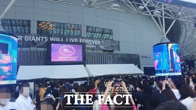 그룹 소녀시대를 비롯해 레드벨벳, NCT드림, 에스파, 샤이니 등이 일본 도쿄돔을 찾은 관객들을 위해 강렬한 무대를 선물했다. /강일홍 기자