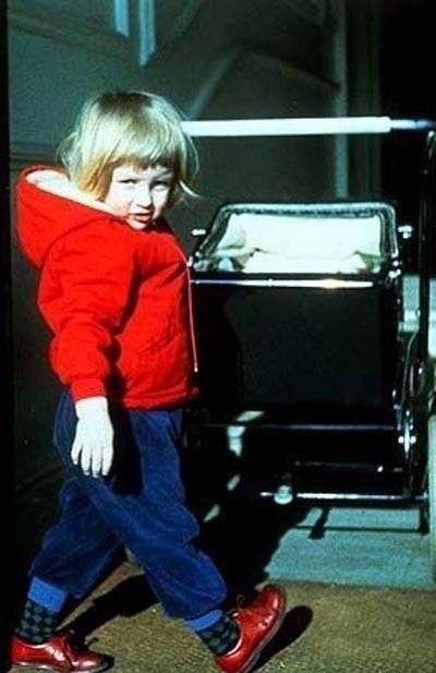 36년의 짧은 삶, 불꽃처럼 피고 지다…다이애나비 2