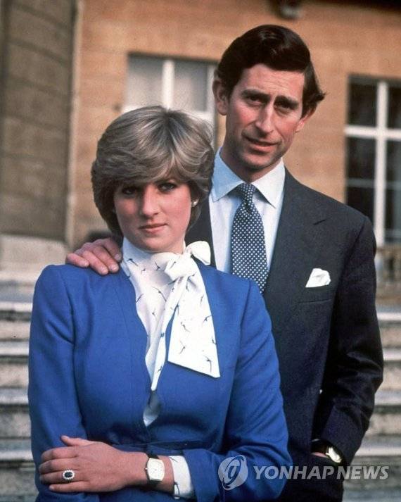 공식적으로 약혼을 발표한 1981년 2월 24일의 예비 신부 다이애나. /AP연합뉴스