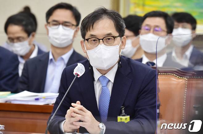 한기정 공정거래위원장 후보자가 2일 오전 서울 여의도 국회에서 열린 정무위원회의 공정거래위원장 후보자 인사청문회에서 의원 질의에 답변하고 있다. (공동취재) 2022.9.2/뉴스1 ⓒ News1 이재명 기자