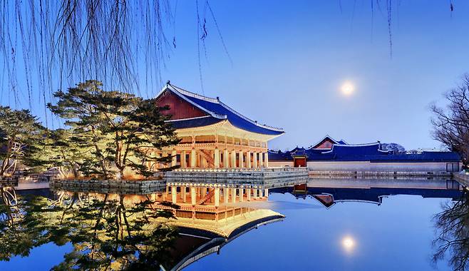 경복궁 경회루의 밤