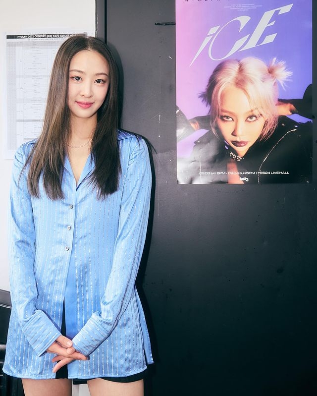 Sistar showed off his still friendship.Dasom posted a photo on his social network service (SNS) on the 6th with an article titled, Youre the Best . .In the photo released, Dasom visited the scene of a solo concert by Sistar member Hyolyn, who showed off her friendship by posing in front of a concert poster by Hyolyn.At the concert, Dasom asked Hyolyn to sing, and Hyolyn sang the rainy season without any accompaniment.Sistar is still showing off his good relationship, referring to each other while working in their respective fields after the end of their activities.Hyolyn, who appeared on a radio program, showed off his friendship, saying, I did not get particularly upset because I often meet, I often meet even if it is not work.