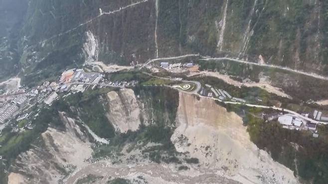 규모 6.8의 지진이 발생한 쓰촨성 루딩현 모습