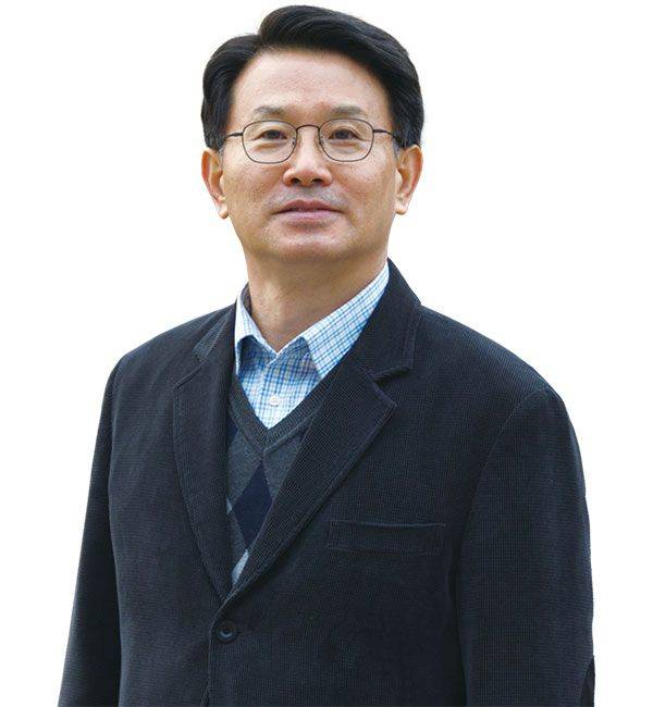 장수청 퍼듀대 호텔관광대학 교수. 한양대 기계공학과, 미국 조지워싱턴대경영학·관광학 석사, 퍼듀대 호텔관광경영학 박사, 현 퍼듀대 호텔관광 및 리테일 산업비즈니스 애널리틱스센터장, 현 아시아·태평양관광학회 학술위원장 / 장수청