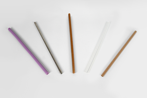 왼쪽부터 실리콘, 스테인리스, 파스타, 사탕수수, 종이 빨대