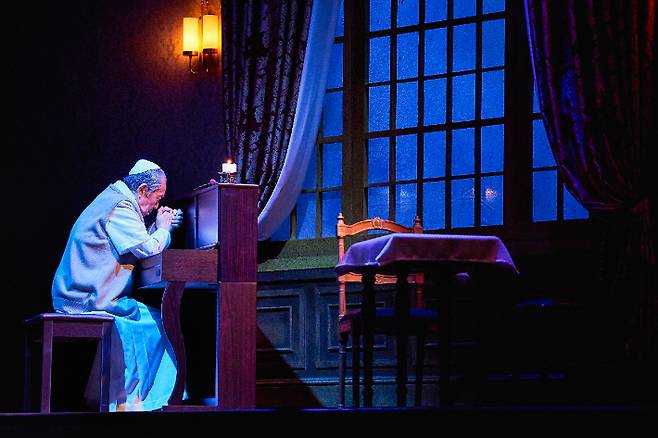 연극 '두 교황' 중 한 장면. 에이콤 제공