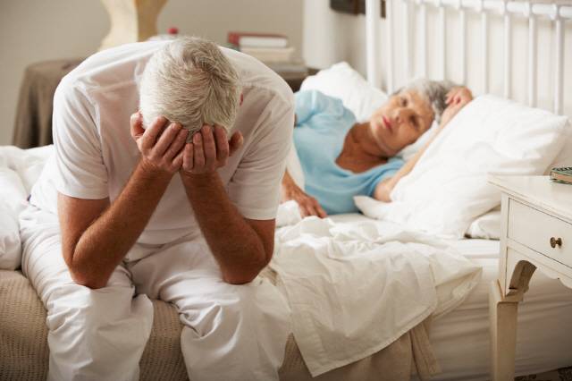 나이 들어 아침 잠이 없어지는 이유는 뇌의 노화와 관련 있다./사진=클립아트코리아