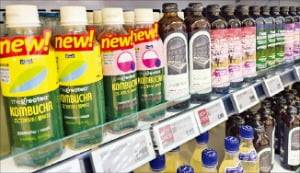 서울의 한 올리브영 매장에 콤부차 제품들이 진열돼 있다. /매일유업 제공