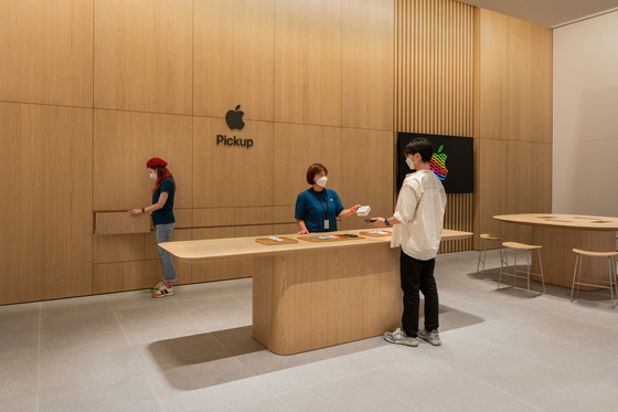 A pick-up station at the Apple Store in Songpa District. [APPLE KOREA]