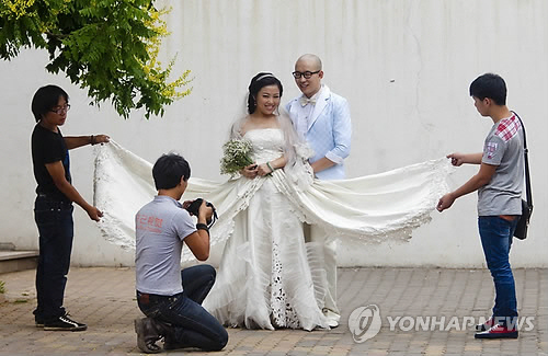 중국인의 결혼 사진촬영. EPA 연합뉴스