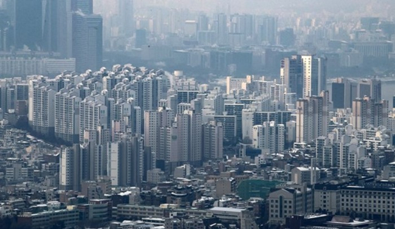서울 아파트 매매수급지수가 80 아래로 떨어졌다. 이는 3년 3개월 만에 처음이다./사진=뉴스1