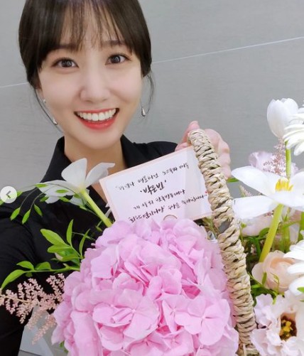 Park Eun-bin said, In fact, even if I have been awarded the awards, I have a mission to do a good job tomorrow, so I can not enjoy the joy ... I just thought that it was like taking a Period every day until yesterday.It was not a period, but a word that did not end. I loved this Kings Action, which has all the meanings and all the meanings of it, but it is important to me, so I loved it so much that I had to remember it well in me even if it was over, and I was so happy to have a great prize over time.Park Eun-bin said, I was glad to be able to greet the Kings Affaction to our fans and fans around the world.Thank you, everyone. Meanwhile, Park Eun-bin is loved by KBS2 The Kings Affaction and ENA Wooyoung Woo through outstanding performances.