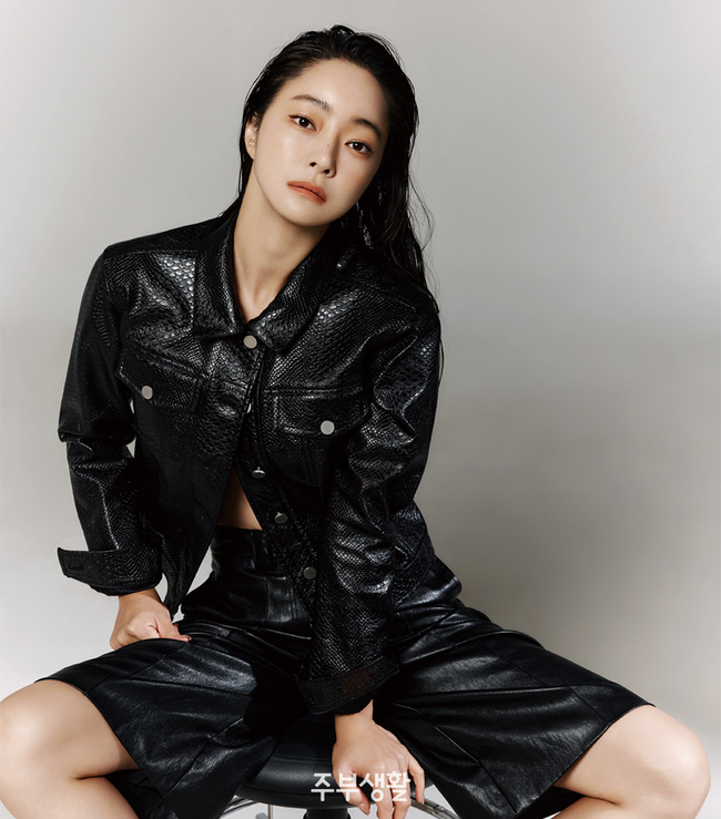 Actor Seo Hyo-rim has been released.Seo Hyo-rim recently featured a cover of the October issue of Womens Magazine Housewives Life, which was the 57th anniversary of its launch.Seo Hyo-rim, who is living in the country, said, I have been living in a 5th and 2nd village these days.Cheongshim International Academy The appearance in the house and the picture in the picture are very contrasting, which is very interesting.Cheongshim International Academy has been wearing the same clothes for a few days, and they also work in gardens or play Firewood Seo Hyo-rim, who is so active that he decides to live in the country and contracts his house in a week, decided to live in the country for his first three-year-old daughter, Joey, but now he is getting more energy.I live in Seoul and get energy while Im away from City, he said, adding that he prefers Nice to LA and Paris rather than New York on a trip.He also made a small episode that finished filming the thriller movie Indream which is about to be released in the second half of the year. It was the first genre to challenge, and he felt difficulty because of the burden of starring work.