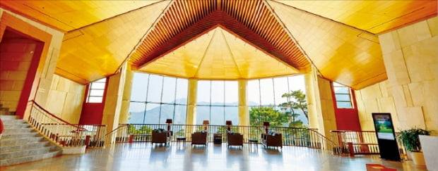 클럽하우스 내부