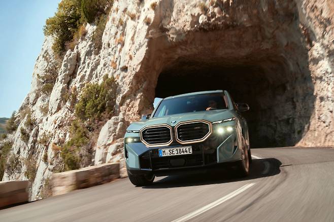 BMW가 내년 봄 출시될 초고성능 SAV '뉴 XM'을 공개했다. /사진=BMW 코리아