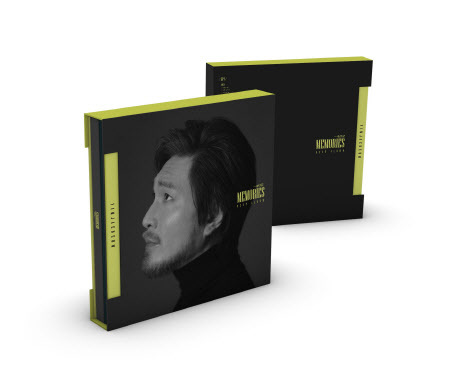 임재범 베스트 앨범 ‘Memories...속으로’의 LP 버전(투명 코크 보틀 컬러 3LP) 이미지(사진=예스24 제공).