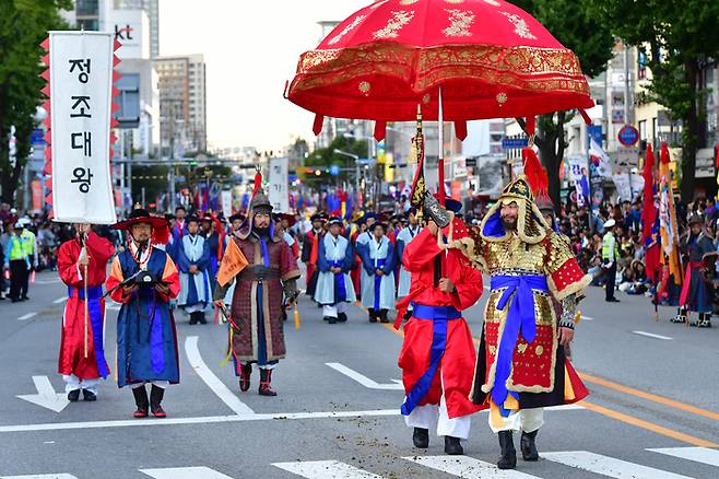 지난 2018년 열린 정조대왕 능행차 재현 행사에서 장안문 입성 모습. 서울시 제공