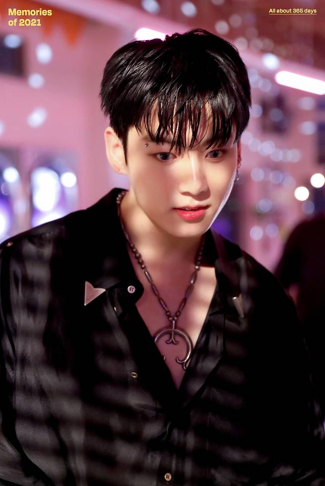 방탄소년단 정국 中팬클럽 부산 지하철 종합운동장역 전광판 광고..BTS 콘서트 응원 '초특급 팬심'