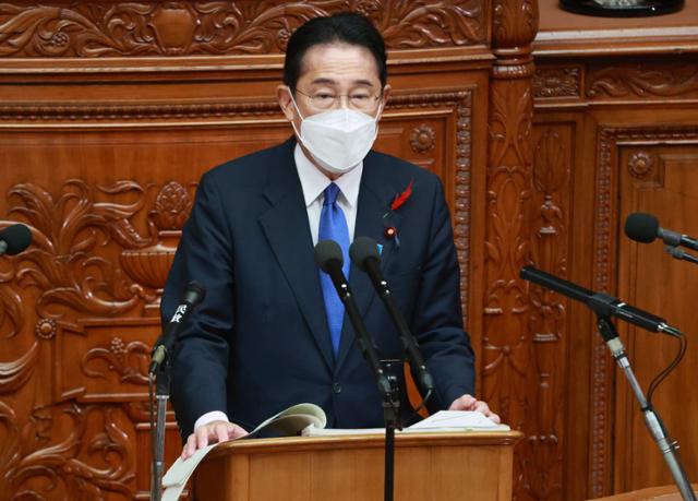 기시다 후미오 일본 총리가 지난 3일 임시국회 소신표명 연설을 하고 있다. 도쿄=EPA 지지 연합뉴스