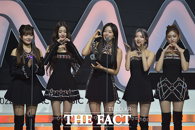 The 2022 Music Awards, a music awards ceremony that K-POP Artist and music fans around the world make together, will be held at the KSPO DOME (Olympic Gymnastics Stadium) in Bangi-dong, Songpa-gu, Seoul on the afternoon of the 8th, and the group IVE, which has won the Next Leader Award, is revealing its impressions of the awards.The 2022 Music Awards includes BTS, The Boyz, ITZY, Tomorrow By Together, IVE, Stray Kids, (Women) Kids, Kepler, LE SSERAFIM, Hwang Chi-yeol, Kang Daniel, Kim Ho-jung, Young-tak, Atez, Treasure, TNX, newjins, Cy, Lim Young-woong The top artists in Korea, including the NCT Dream, were all out.In addition, Shin Hye-sun, Lee Yu-young, Park Hee-soon, Yoon Sik-yoon, Yoon Bak, Kim Eung-su, Hong Jong-hyun, Bang Min-a, Noh Sang-hyun, Lee Joo-woo, Seo In-kook, Jang Dong-yoon, Seo In-ah, Jo Kwon, Kim Ho-young, Kim Min-gyu, The super-luxury selves, which are hard to see in the show, were scooped as awards and shined the stage.The 2022 Music Awards, which was held with more than 10,000 spectators, can be viewed through offline, idol platform Idol Plus mobile and PC web.photo planning department