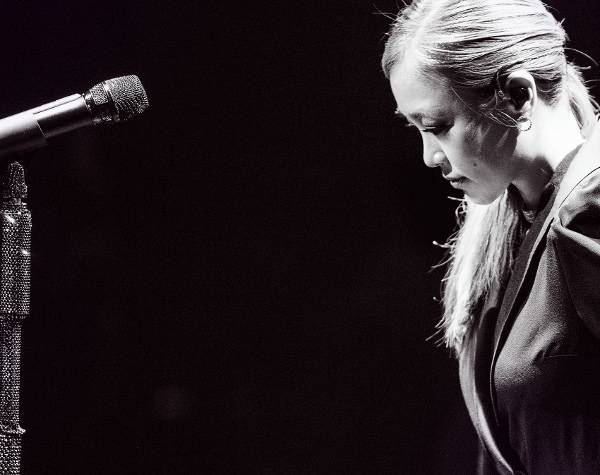 가수 박정현은 압도적인 보컬리스트로 잘 알려져 있지만 데뷔 때부터 자작곡을 발표해온 싱어송라이터이자 직접 본인의 앨범을 총괄하는 프로듀서이기도 하다. 본부엔터테인먼트 제공