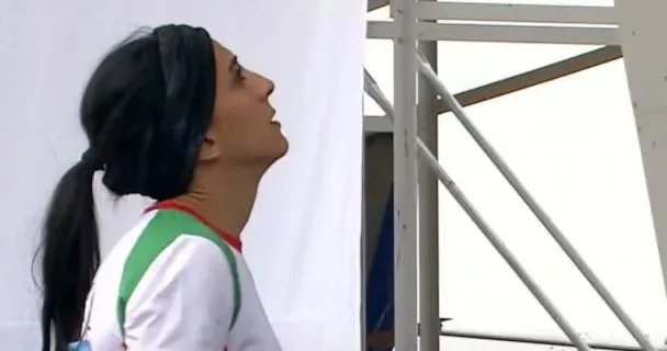 이란 여자 스포츠클라이밍 선수 엘나즈 레카비(33)는 지난 16일 서울에서 열린 국제스포츠클라이밍연맹(IFSC) 아시아선수권대회 결선에서 히잡을 쓰지 않은 채 경기에 나섰다. / 사진=국제스포츠클라이밍연맹 유튜브