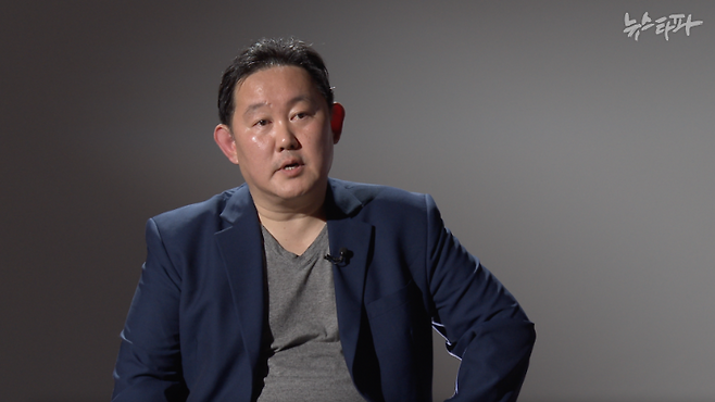 뉴스타파를 통해 처음으로 신분을 드러낸 죄수 K 김희석 씨. 김 씨는 검찰이 묻은 한 뇌물 사건에 대해 증언하기 위해 출소 한 달만인 지난 4일 뉴스타파를 찾았다.