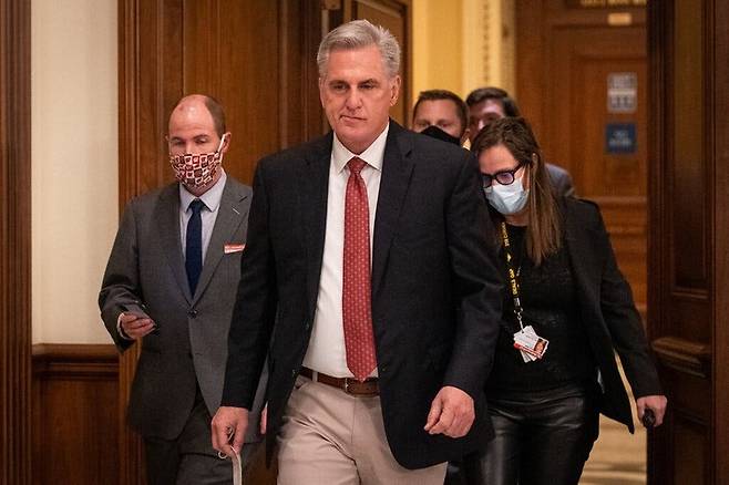 18일 저녁 케빈 매카시 하원 공화당 원내대표는 당초 20분 정도 예정했던 연설을 8시간 반이나 계속했다 *재판매 및 DB 금지