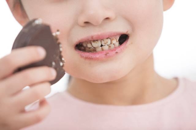 어릴 때 달고 짠 ‘자극적인 맛’에 노출되면 향후 비만·당뇨병·고혈압 등 각종 성인병 위험이 높아진다./사진=클립아트코리아