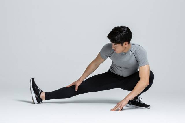 스트레칭이 혈류를 개선시켜 심장병, 당뇨병을 예방하고 혈압을 낮춘다는 연구 결과가 있다./사진=게티이미지뱅크