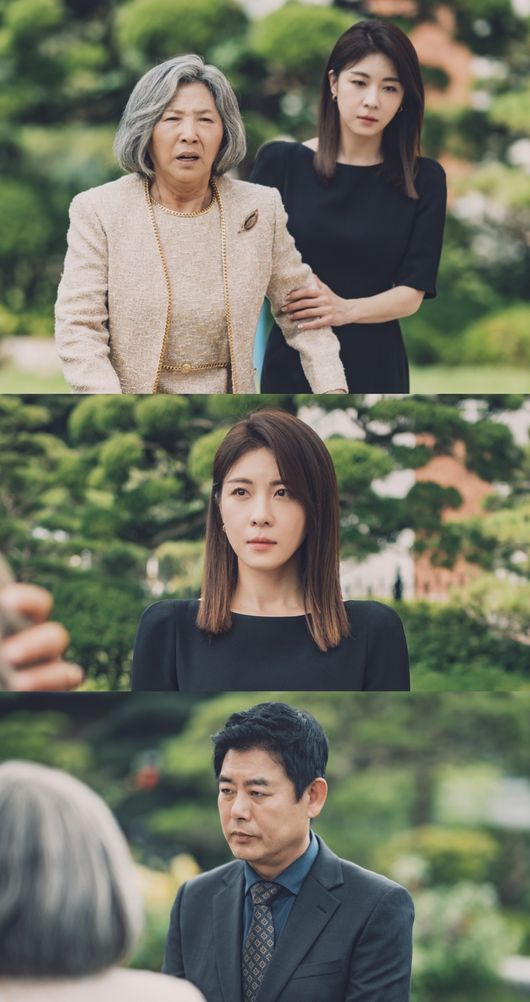 KBS 2TV Wall Street Drama  ⁇  Curtain call  ⁇  Money Soon The atmosphere of the family members of the family is revealed and catches eye-catching.In the second episode of KBS 2TVs Monday-Tuesday Drama  ⁇ Curtain Call ⁇  (directed by Yoon Sang-ho/playwright Cho Sung-gul/produced by Victorious Content), which will air at 9:50 p.m. today (1st), the scene just before Go Doo-shims sobbing is revealed, and a dynamic development is expected.Earlier, the founder of Hotel One One, Yoon Soon, was sentenced to a deadline of three months for his remaining life.Sung Dong-il, his right-hand man and former manager of Hotel Nak One, proposed to play Kim Young yu jae-heon (Kang Ha-neul), an unknown person who perfectly plays the role of North Korea, on a big and beautiful stage.Indeed, what Jung Sang-chul proposed to yu jae-heon stimulated viewers curiosity and ended the brilliant ending of the first part.In the still released on the same day, the scene of Yoo Geum-soon, who is about to burst into tears, is captured, and an unusual atmosphere is felt.Why are the three people making a slightly subtle temperature difference look at each other, giving viewers curiosity and adding interest to what will happen in the future.It is a steel GLOW that has been very successful as a hotel businessman in the south, but it is also a sad GLOW that does not have a day to cry for the families left in the north.Viewers are paying keen attention to who the VIP from North Korea will be for this fund-raising event. ⁇ Curtain call  ⁇  The production team has a special guest who will ring the heart of  ⁇   ⁇   ⁇   ⁇   ⁇   ⁇ . How this guest met with  ⁇   ⁇   ⁇  and how to build a relationship in the future, you will feel not only fun but also impressed.I asked him to watch the ripples happening in the tranquil fund-raising family and explained the city hall points.Victorious content