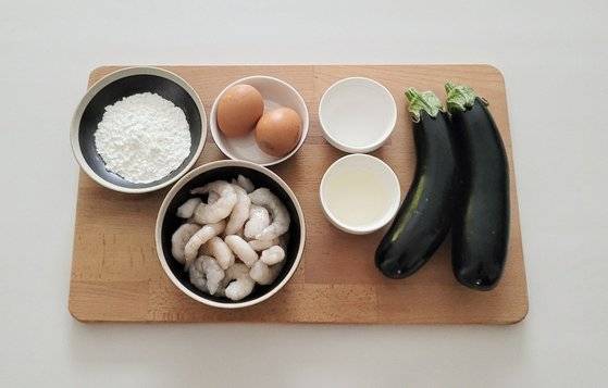 가지멘보샤 재료. 사진 신혜원