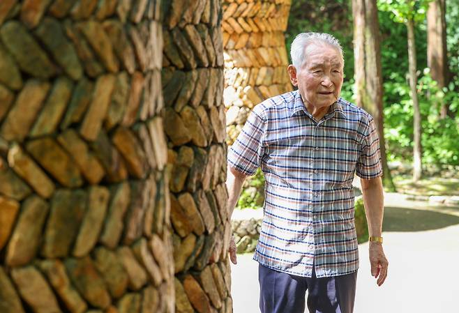 상소동산림욕장 돌탑 주인공 이덕상 할아버지/ 대전시 제공