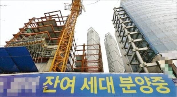 미분양 주택 증가세가 지방에 이어 수도권으로 확산하고 있다. /한경DB
